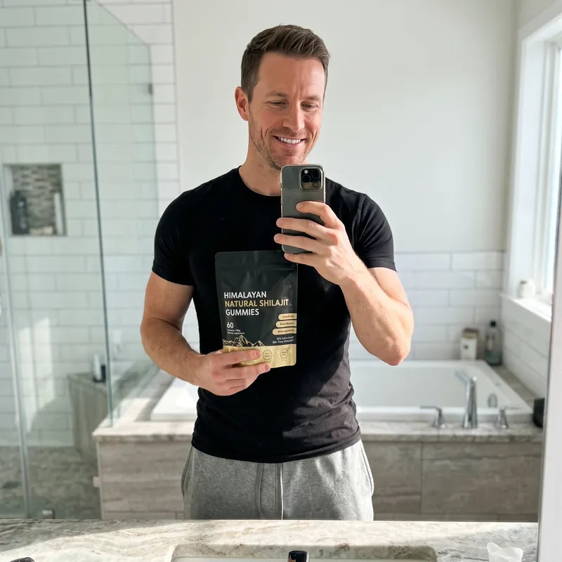Mann mit Mer Shilajit Gummies